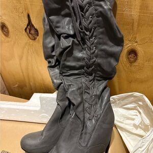Stylish Gray Women's Boots